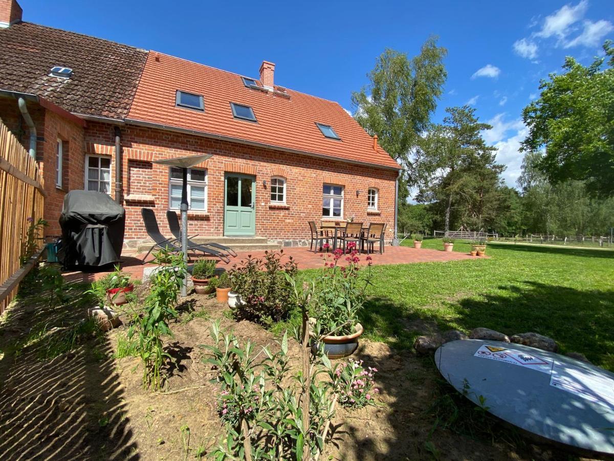 Forsthaus Zartwitzer Huette Apartment Rechlin Luaran gambar